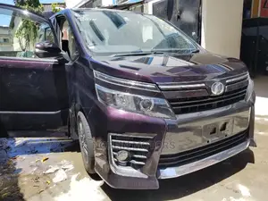Toyota Voxy 2015 Purple