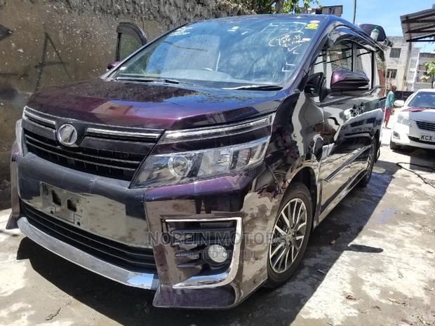 Toyota Voxy 2015 Purple - main view