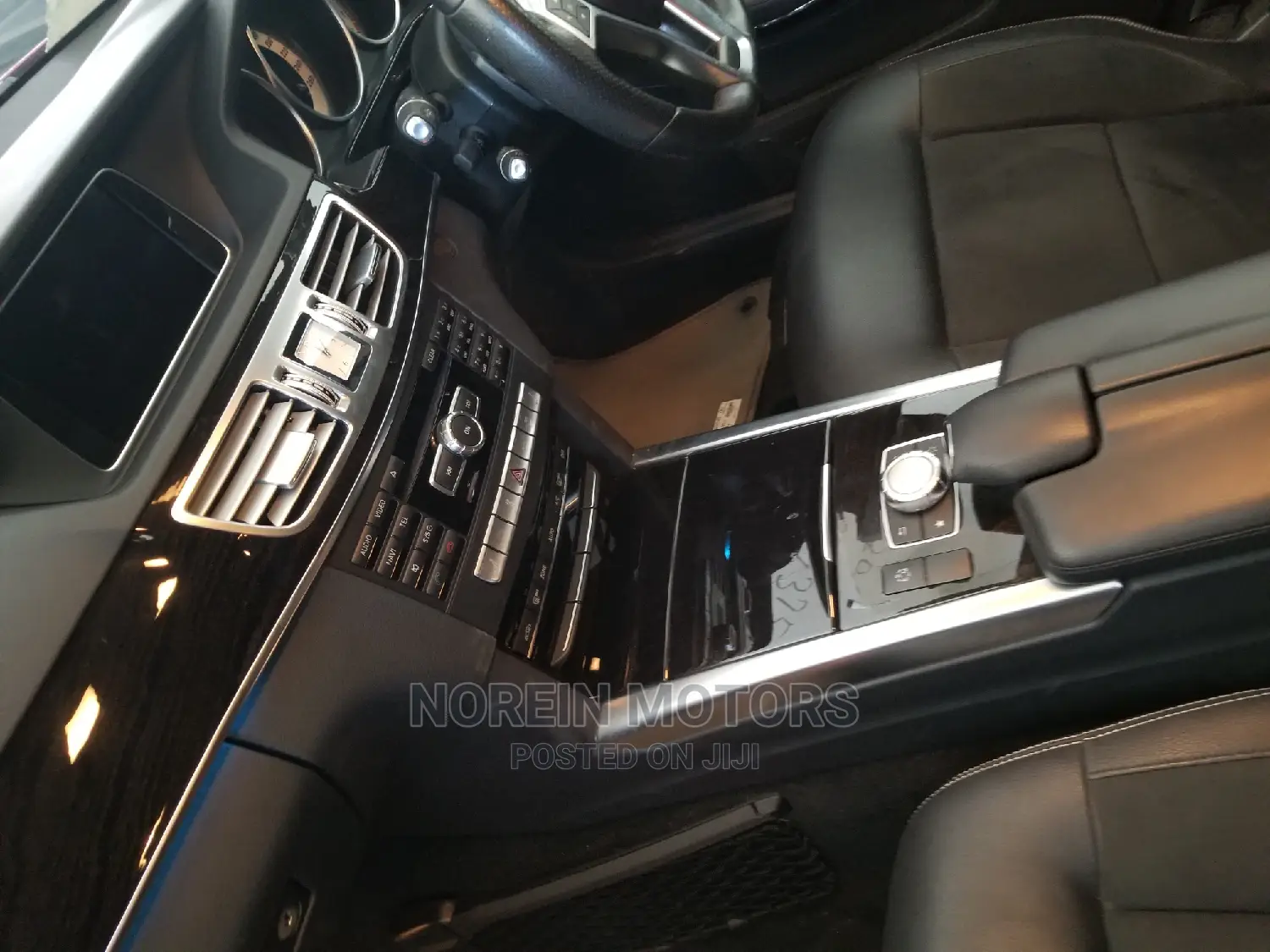 Mercedes-Benz E250 2014 Red