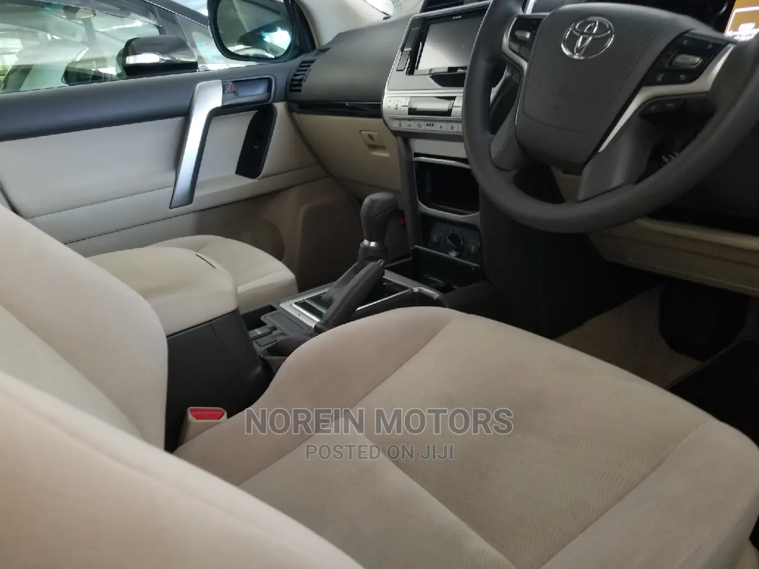 Toyota Land Cruiser Prado 2017 White