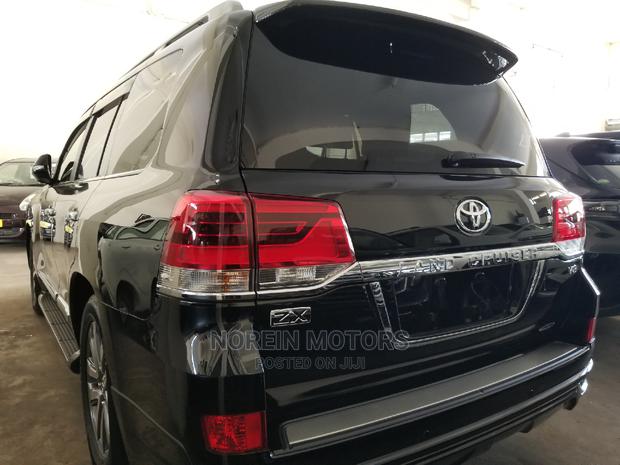 Toyota Land Cruiser 2016 Black - thumbnail 2