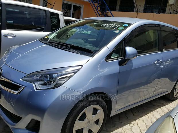 Toyota Ractis 2015 - thumbnail 2
