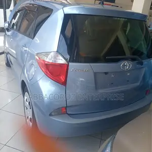 Toyota Ractis 2014 Blue
