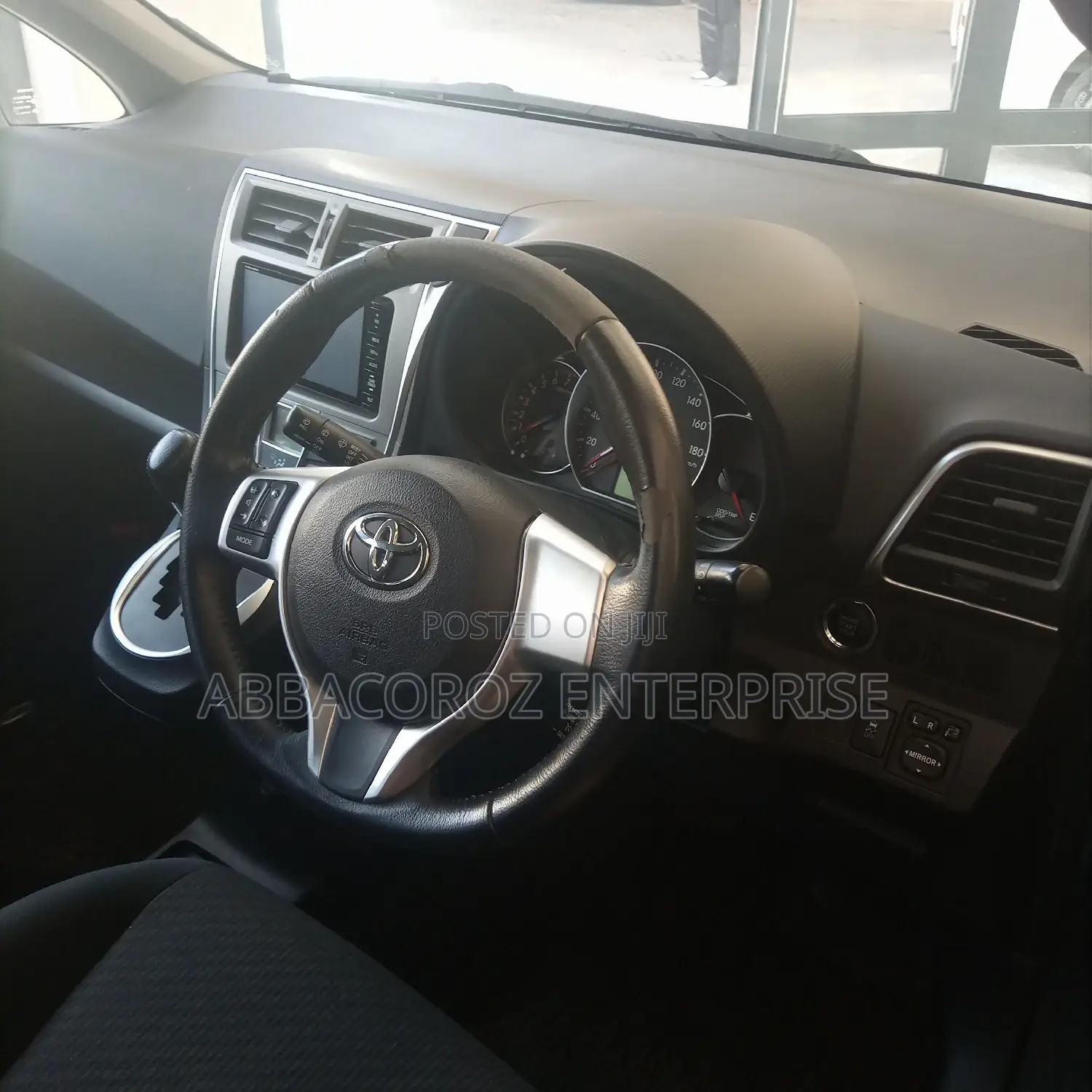 Toyota Ractis 2014 Blue
