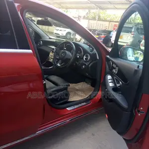 Mercedes-Benz C200 2015 Red
