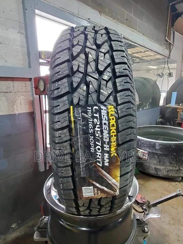 245/70 R17 Black Hawk Tyre Made in China