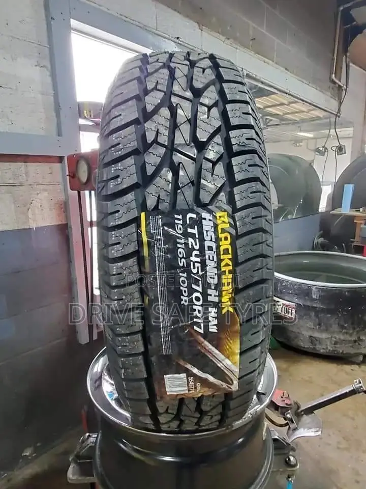 245/70 R17 Black Hawk Tyre Made in China