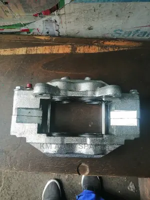 Toyota Hilux Vigo (South Africa) Front Brake Calliper (4wd).