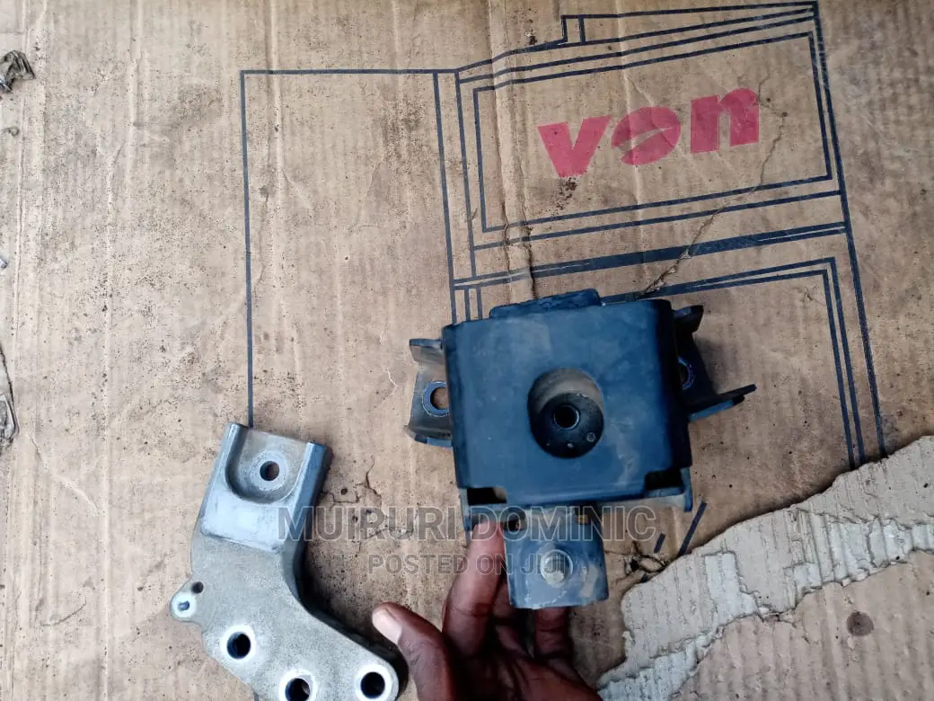 Engine Mounting Suzuki Swift