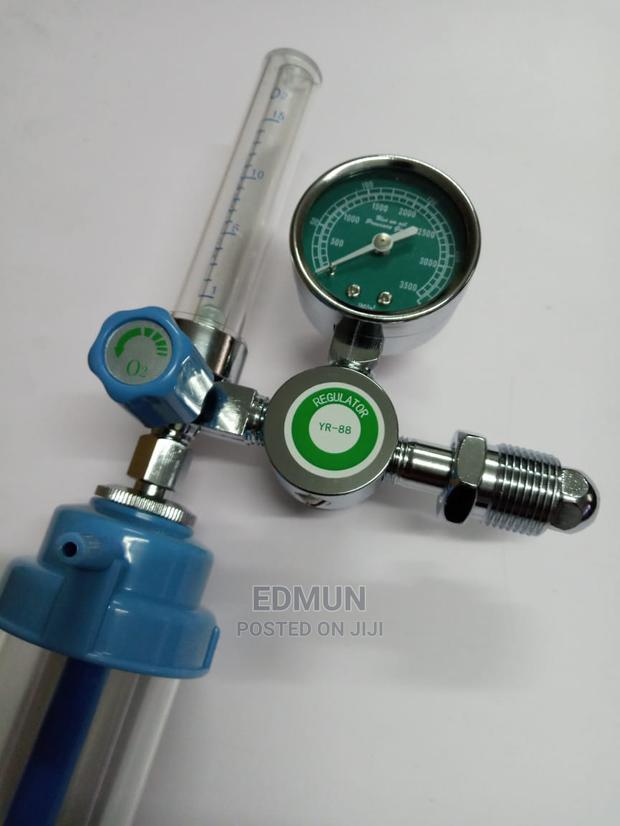 Oxygen Cylinder Regulator - thumbnail 2