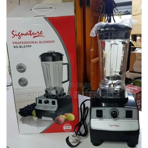 SG-BL07PP Signature Professional Blender.