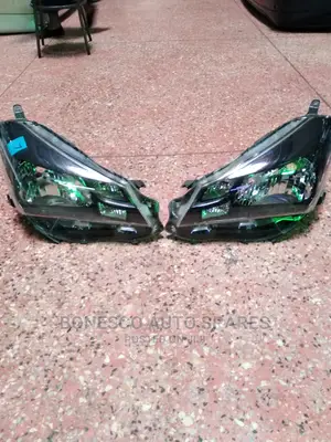 Toyota Vitz New Model Nonxenon Headlights