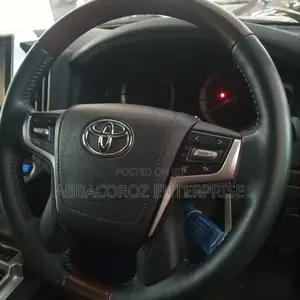 Toyota Land Cruiser 2017 4.6 V8 ZX Black