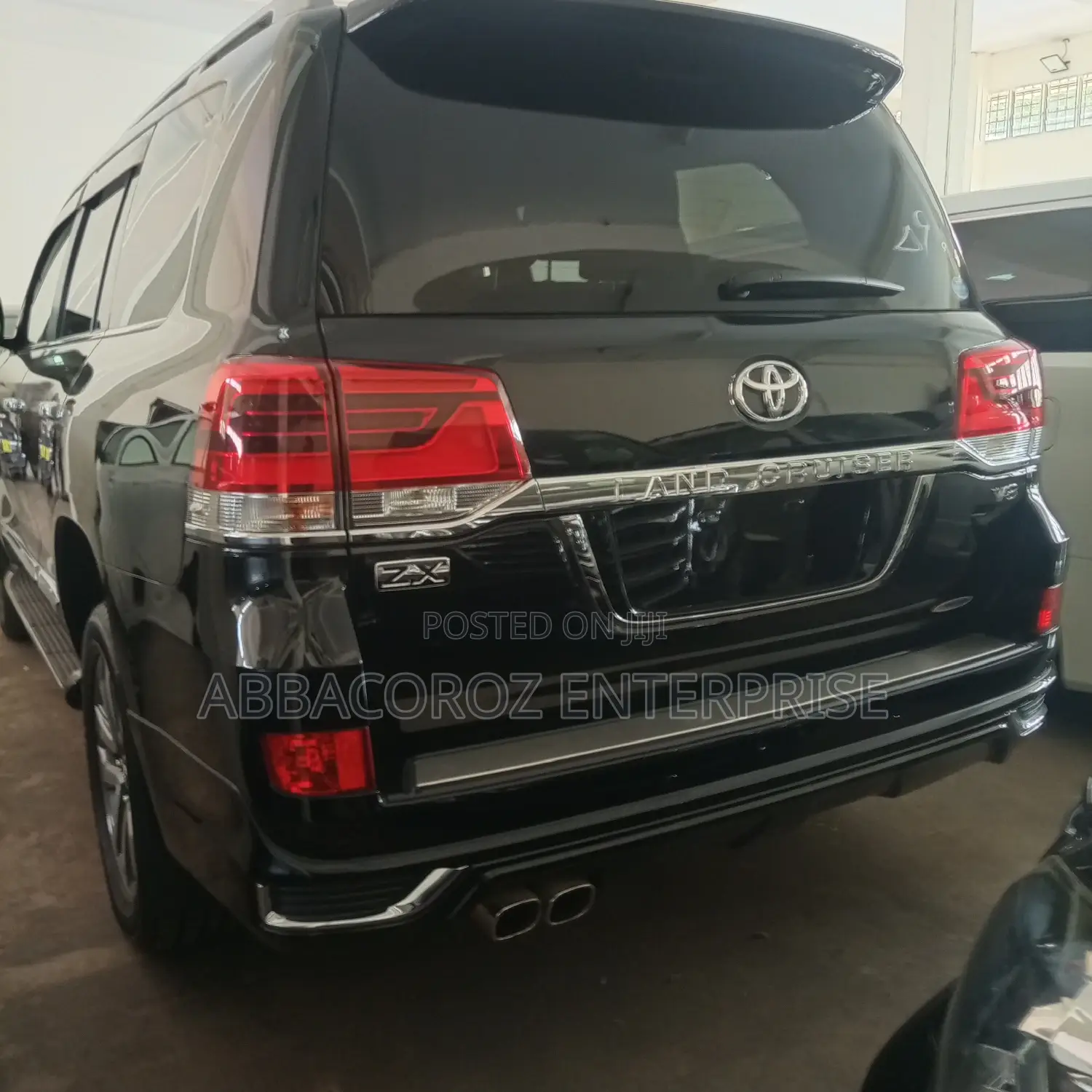 Toyota Land Cruiser 2017 4.6 V8 ZX Black