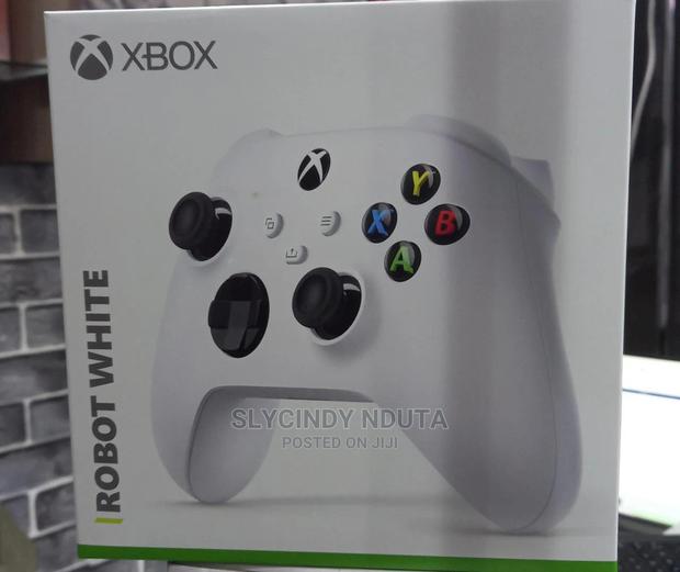 Xbox Robot White - main view