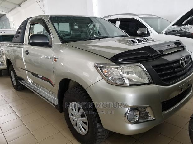Toyota Hilux 2014