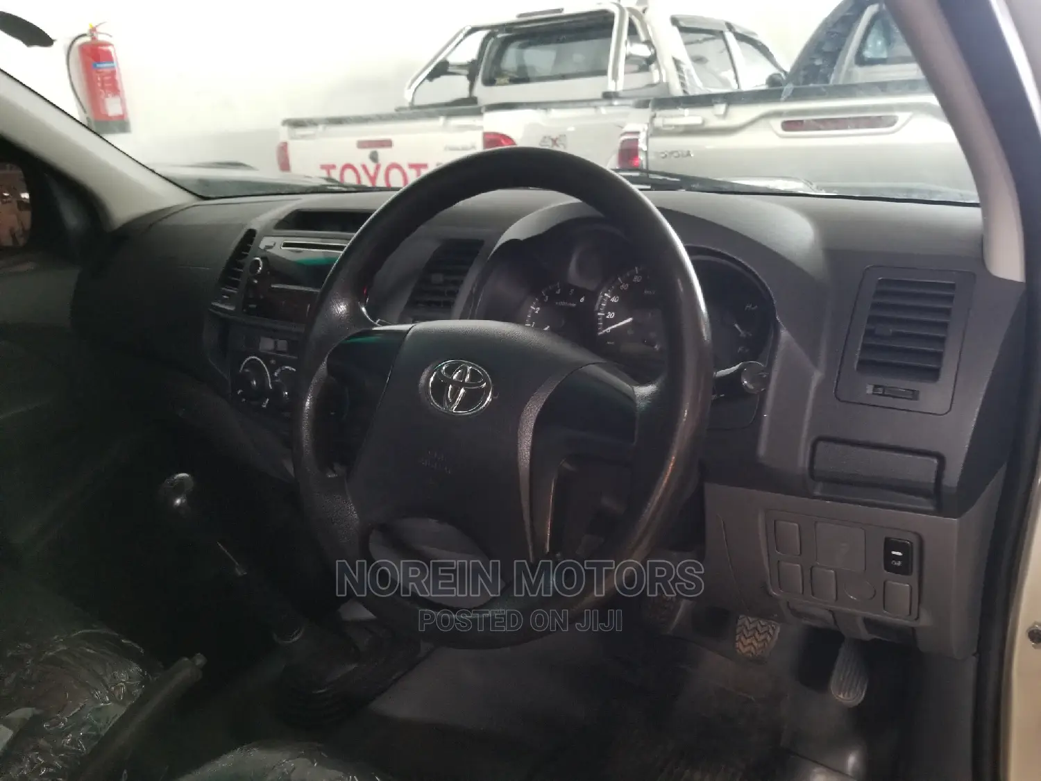 Toyota Hilux 2014 Silver