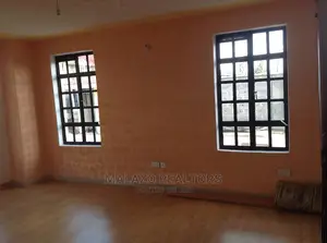 3bdrm Townhouse/Terrace in Kiungani, Gateway Mall Area for sale