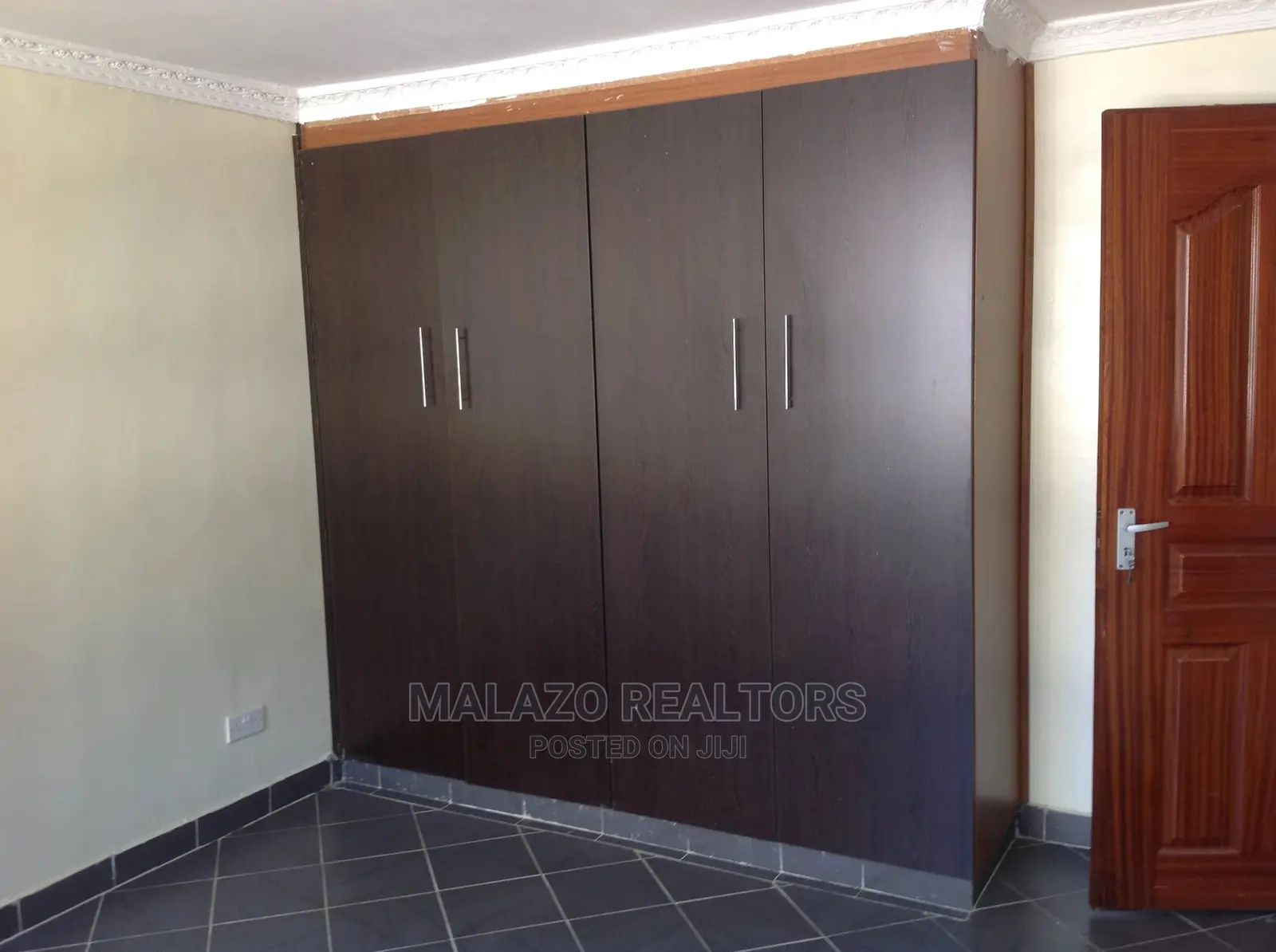 3bdrm Townhouse/Terrace in Kiungani, Gateway Mall Area for sale