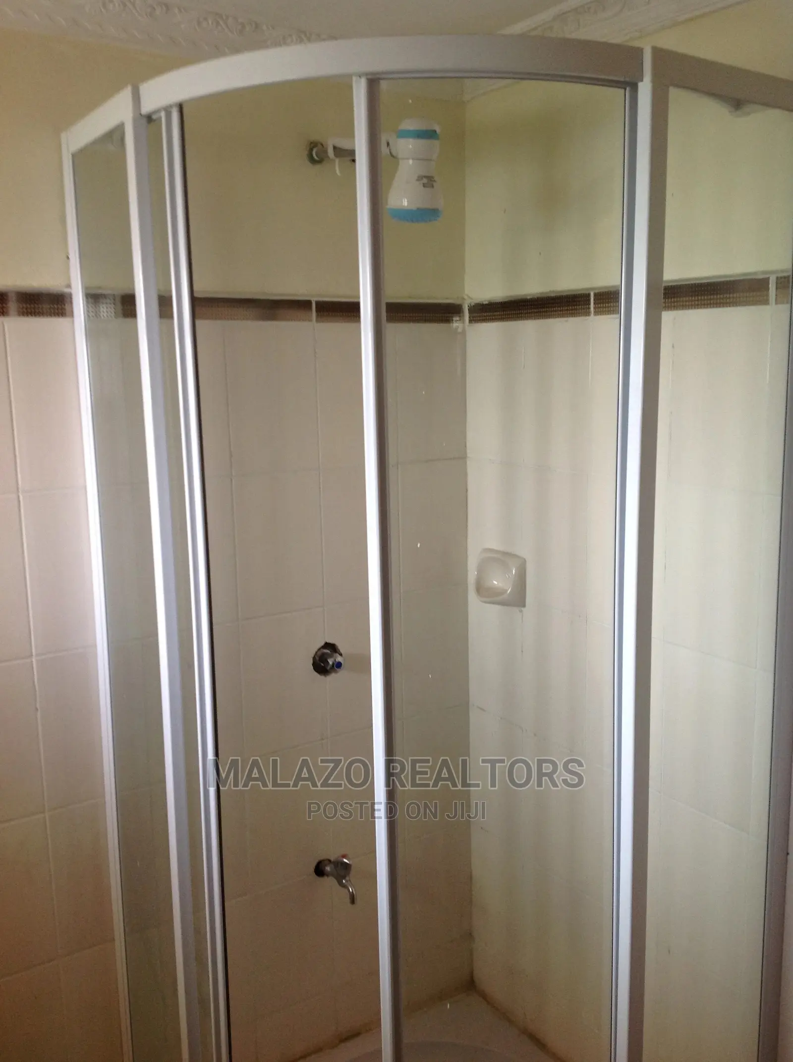 3bdrm Townhouse/Terrace in Kiungani, Gateway Mall Area for sale