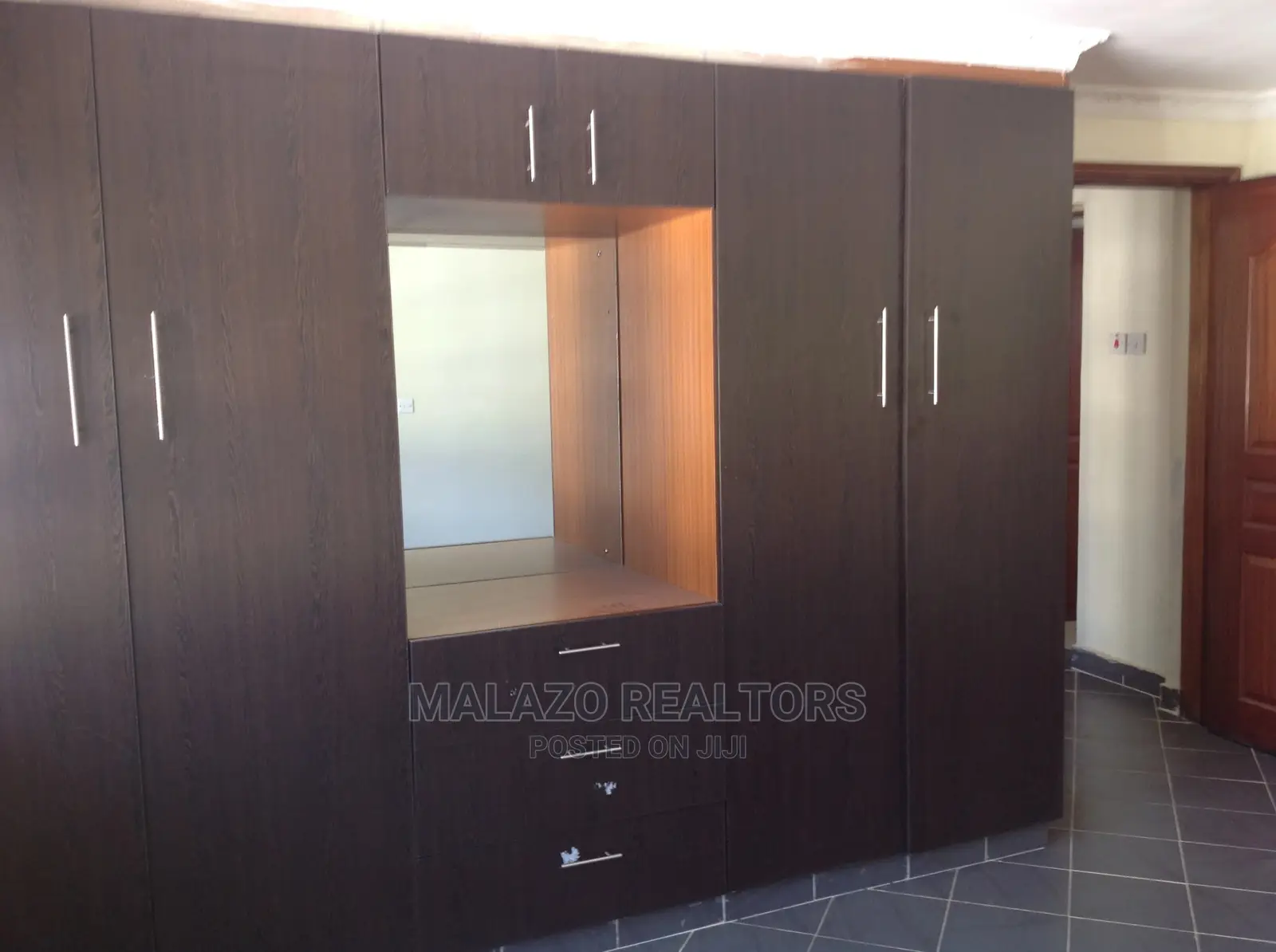 3bdrm Townhouse/Terrace in Kiungani, Gateway Mall Area for sale