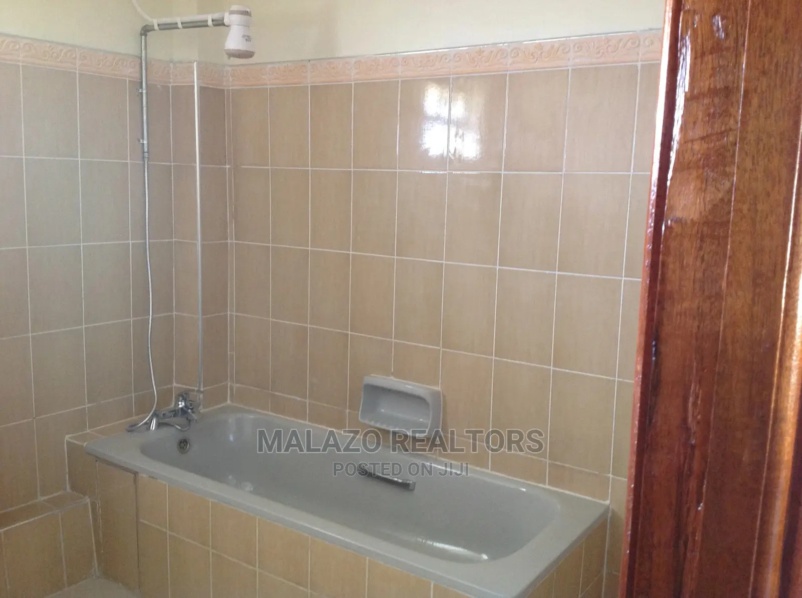 3bdrm Townhouse/Terrace in Kiungani, Gateway Mall Area for sale