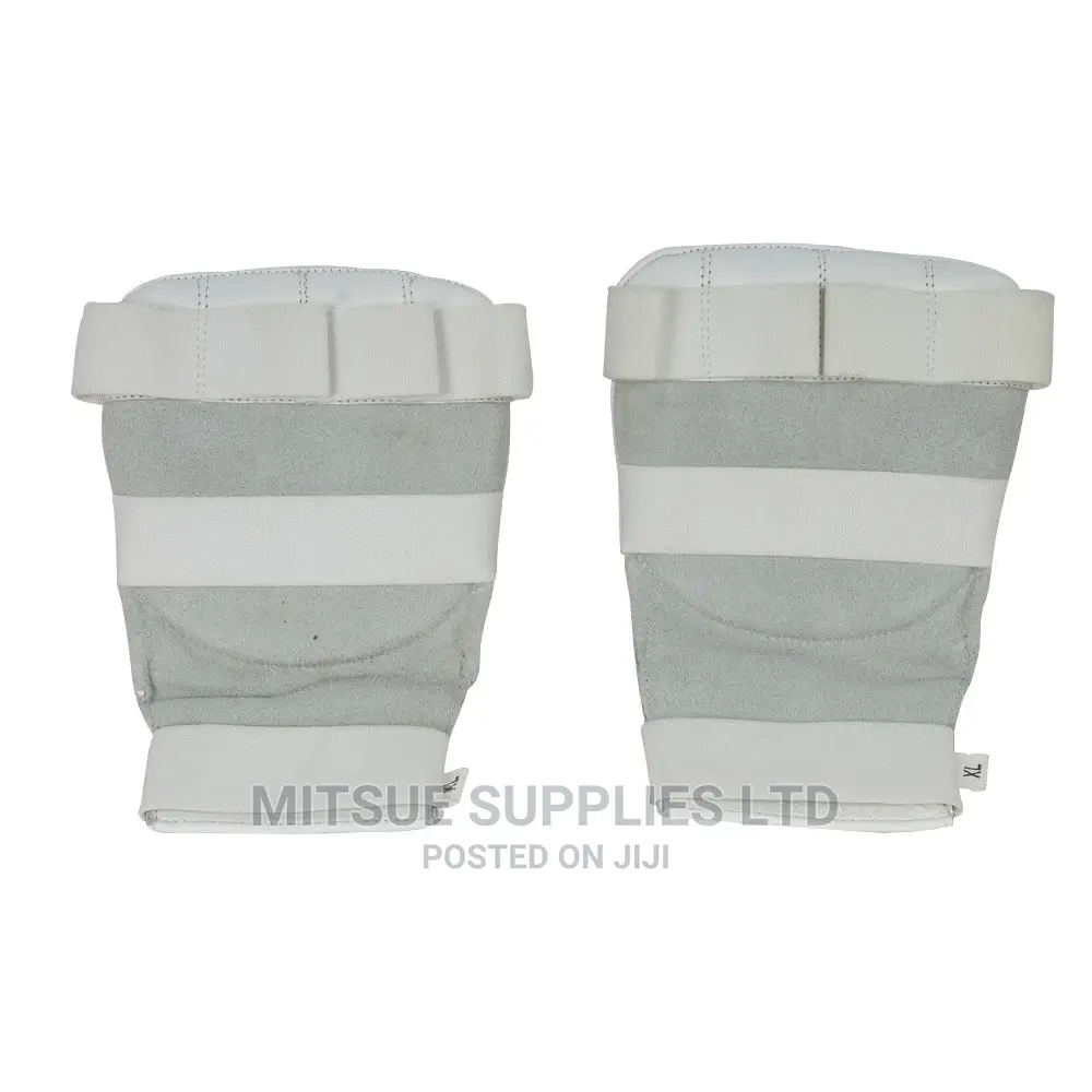 A Pair of Karate Mittens Without Thumb