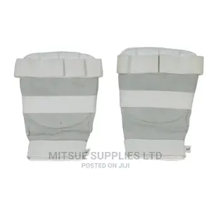 A Pair of Karate Mittens Without Thumb