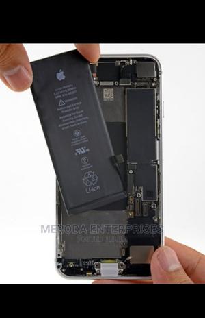 iPhone 8plus Battery - thumbnail 2