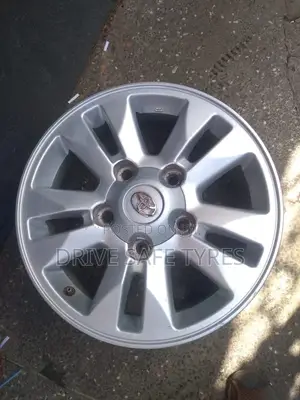 V8 Rims 17 Inch Set