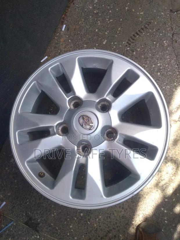 V8 Rims 17 Inch Set