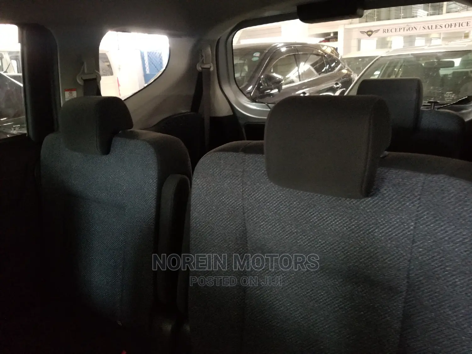 Toyota Sienta 2015 Silver