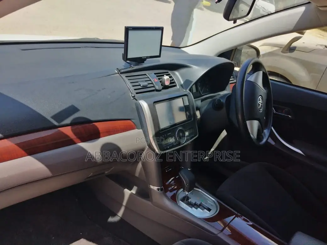 Toyota Premio 2014 White