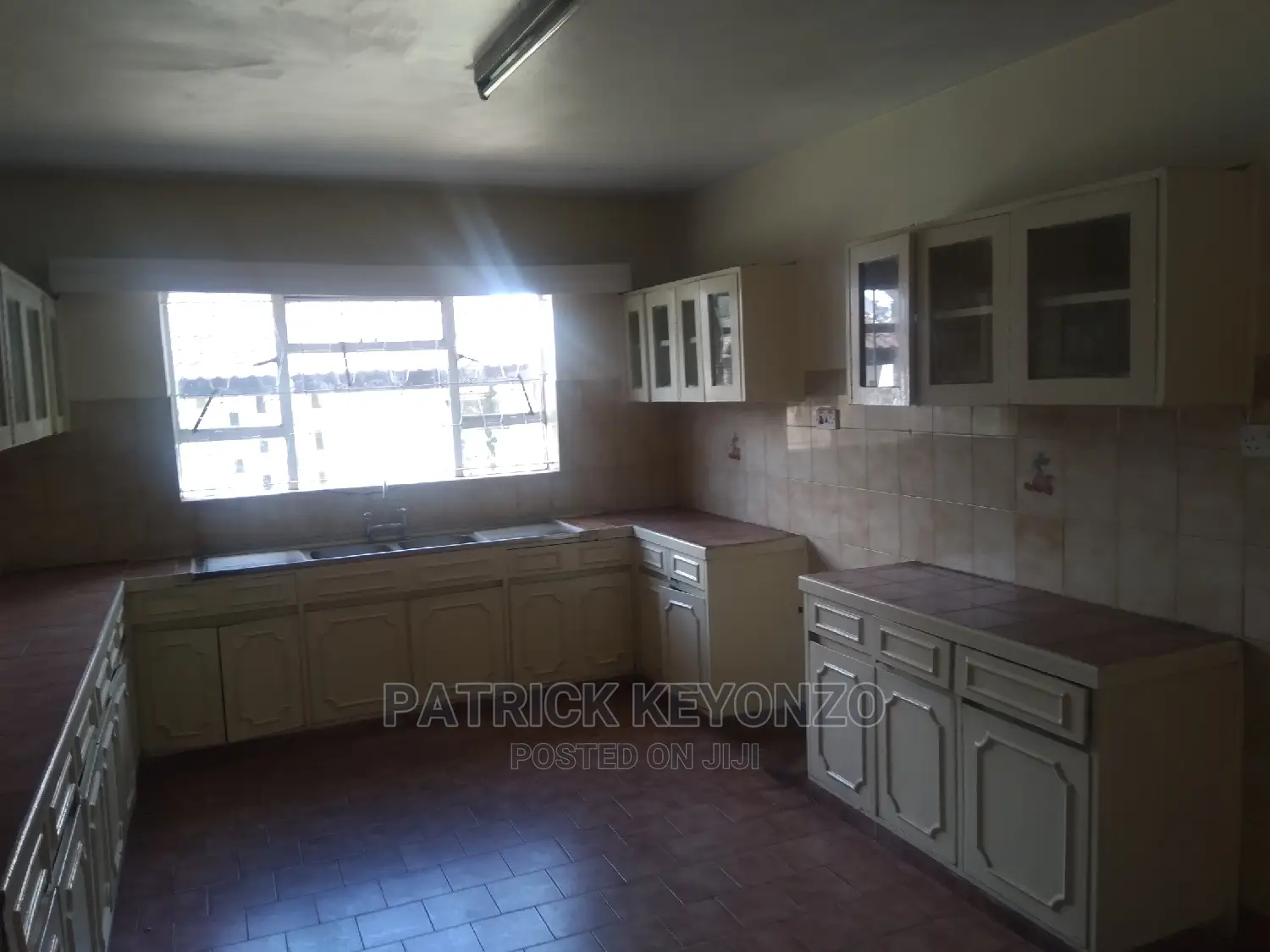 Modern 4bedroomed Mansion , Dsq Garage to Let