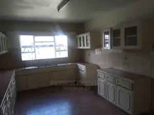 Modern 4bedroomed Mansion , Dsq Garage to Let