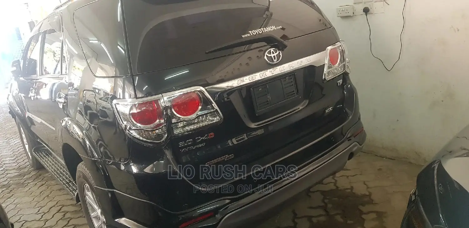 Toyota Fortuner 2014 Black