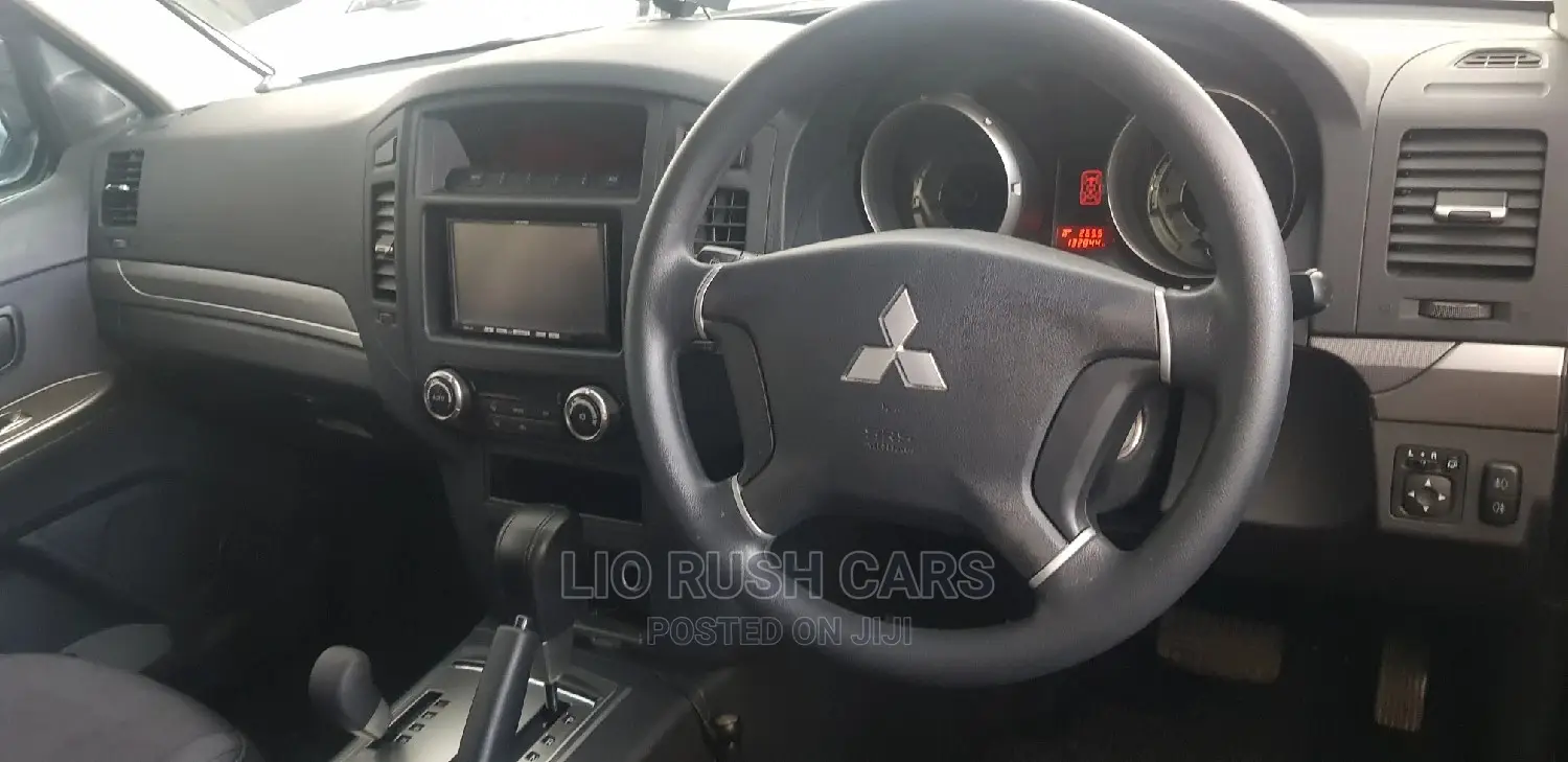 Mitsubishi Pajero 2014 Black