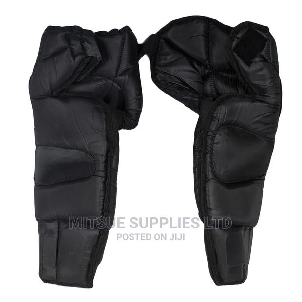 A Pair Hockey Shoulder Guard - thumbnail 3