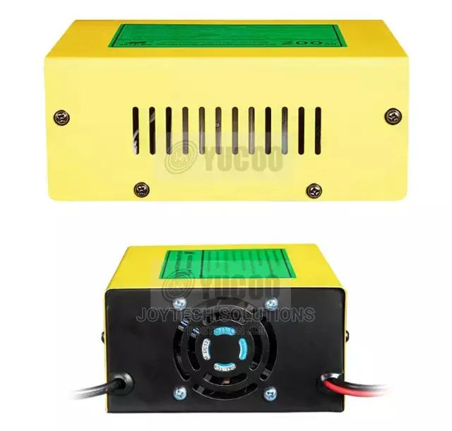 BATTERY 12/24 v Intelligent Charger. 15 Amp