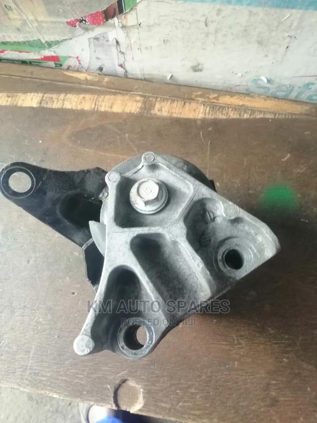 Toyota Ipsum Engine Mount. - thumbnail 2
