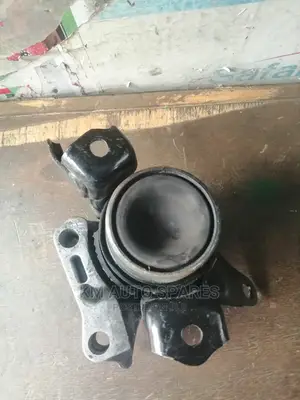 Toyota Ipsum Engine Mount.
