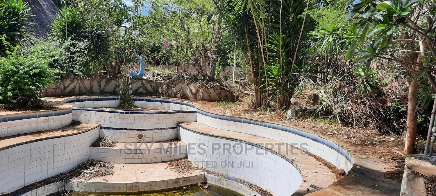 Abandoned Cottage With a Swimming Pool on Sale Mtwapa