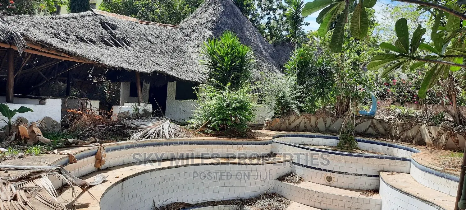 Abandoned Cottage With a Swimming Pool on Sale Mtwapa