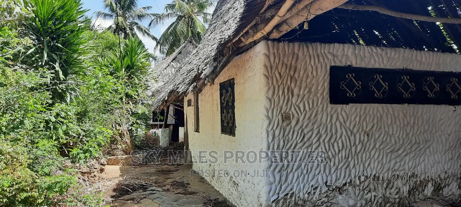 Abandoned Cottage With a Swimming Pool on Sale Mtwapa