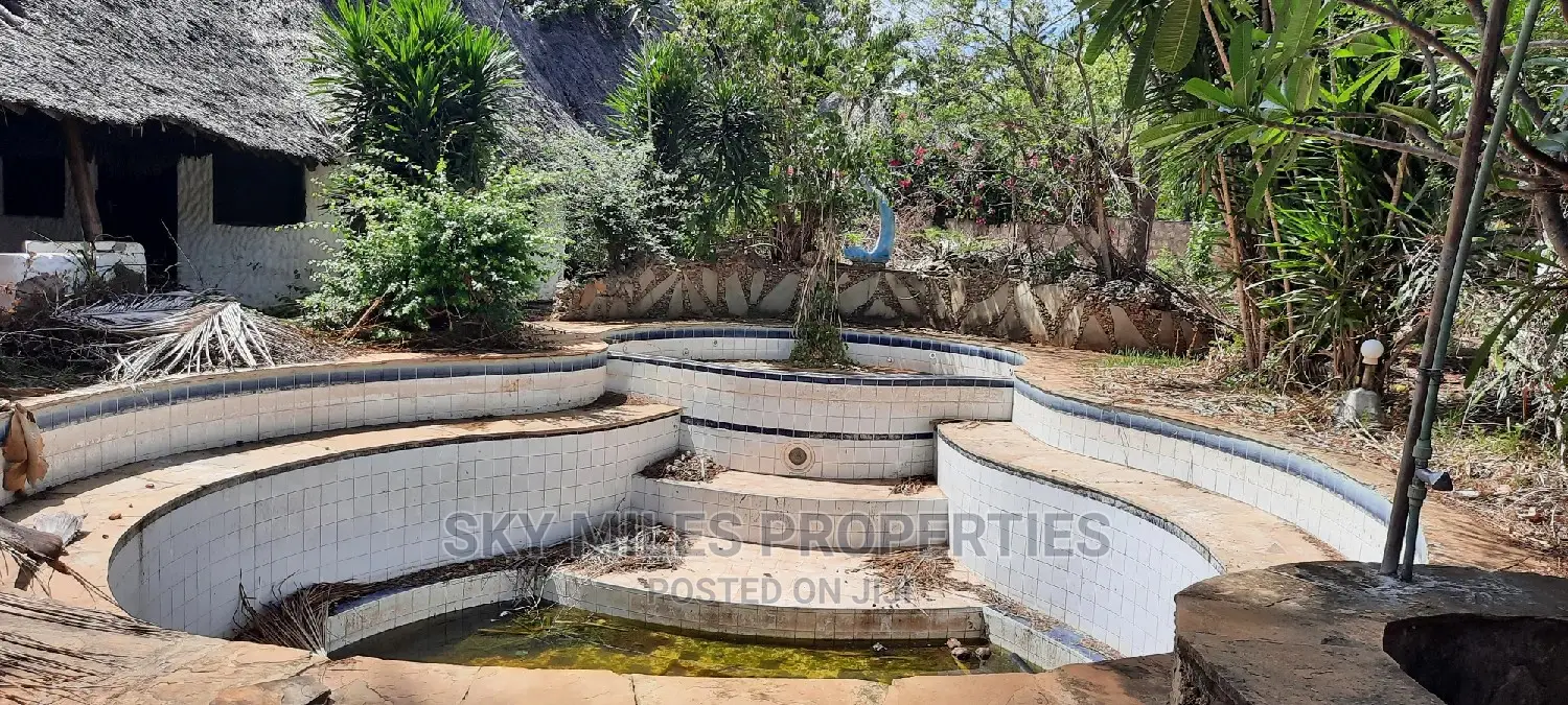 Abandoned Cottage With a Swimming Pool on Sale Mtwapa