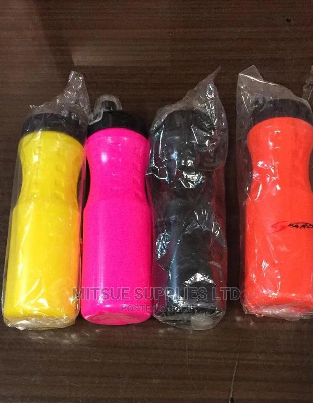 4 Multicolored Plastic Water Bottles 550ML for Cycling - main view