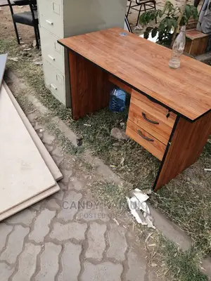 1 M Office Desk