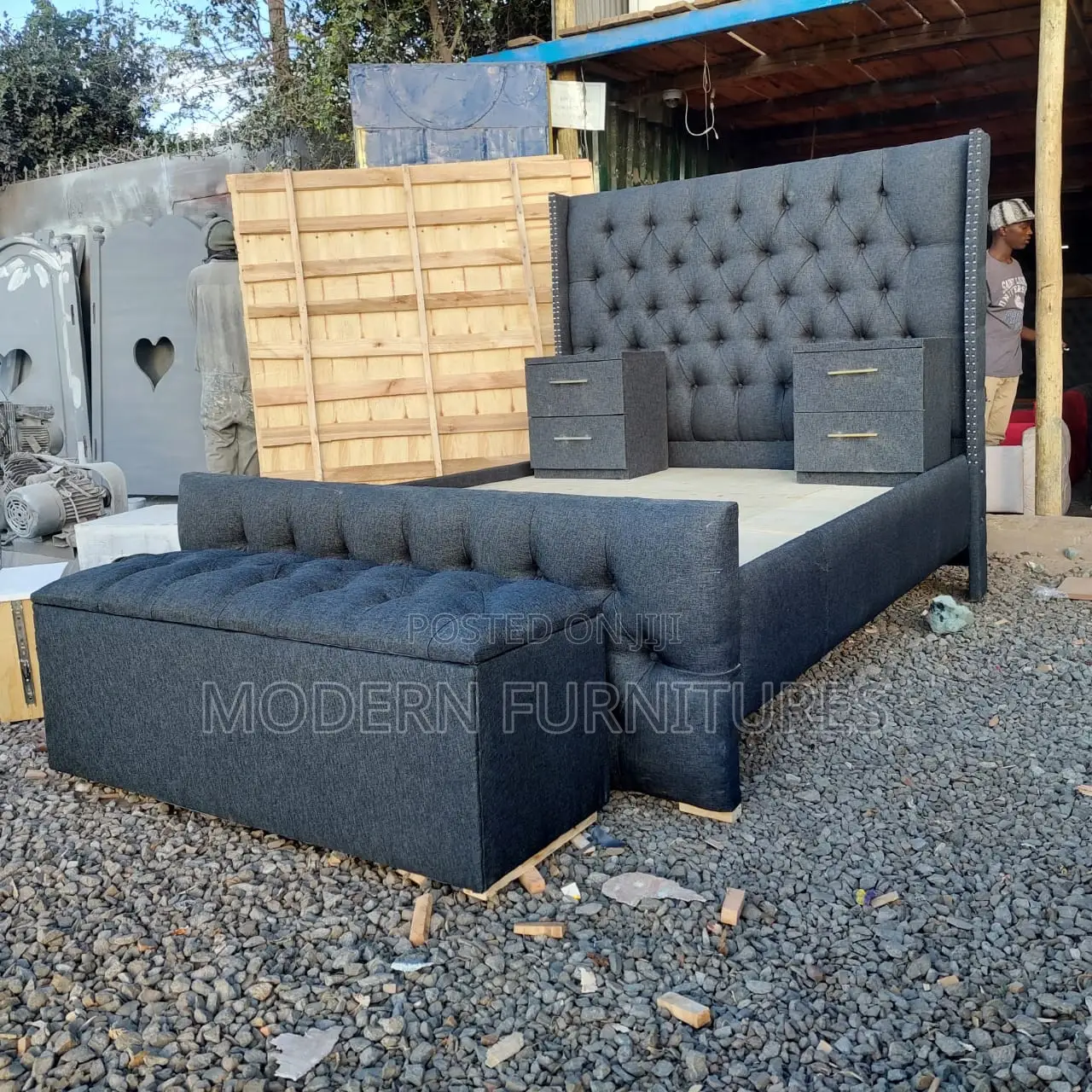 5/6 Bed With Side Drawers and Ottonman