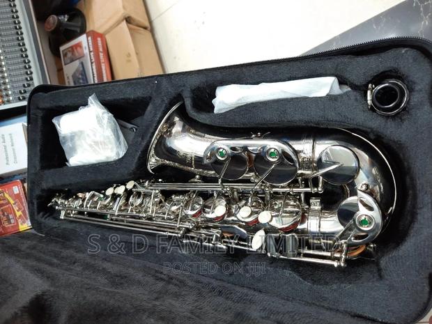 Yamaha Silver Alto Saxophone - main view