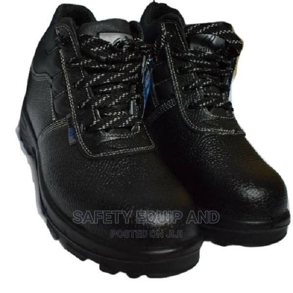 Safety Boots- Approved for Industrial Use - thumbnail 3